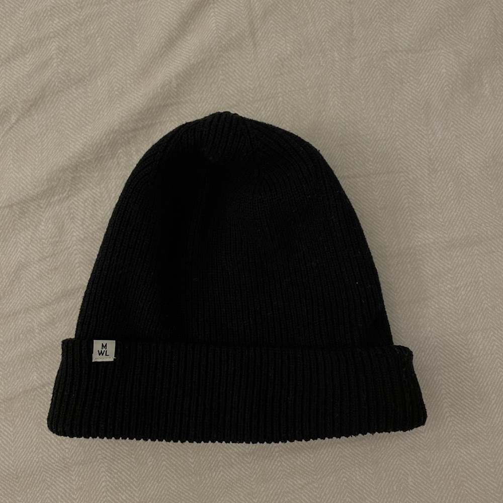 Black madewell beanie. Great quality and keeps head warm